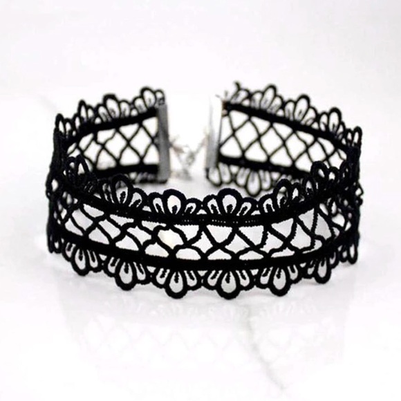 Black Crochet Lace Wide Choker - Picture 4 of 6